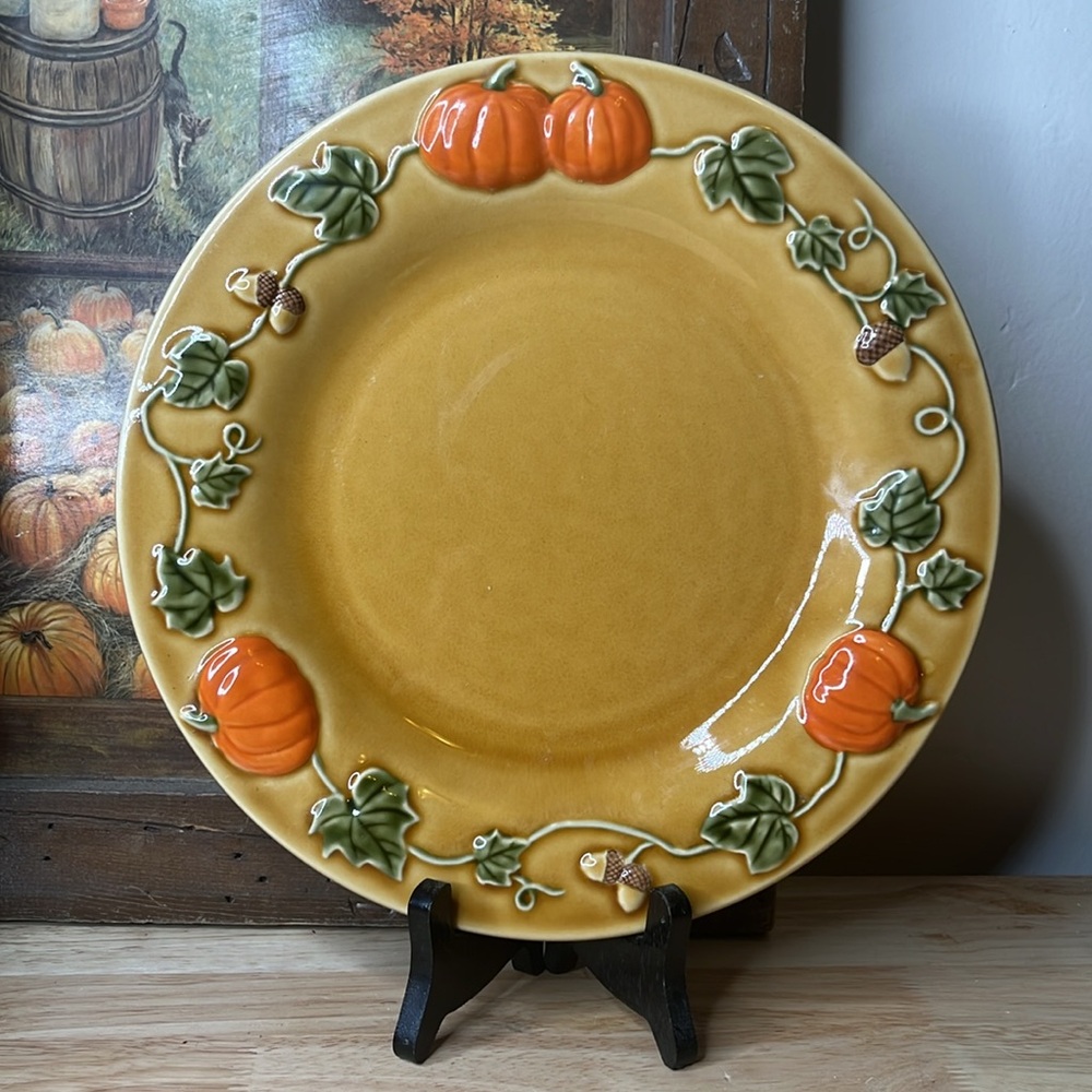 Croft & Barrow Dinner Plate Fall Holiday Collection Raised Pumpkin & Acorn